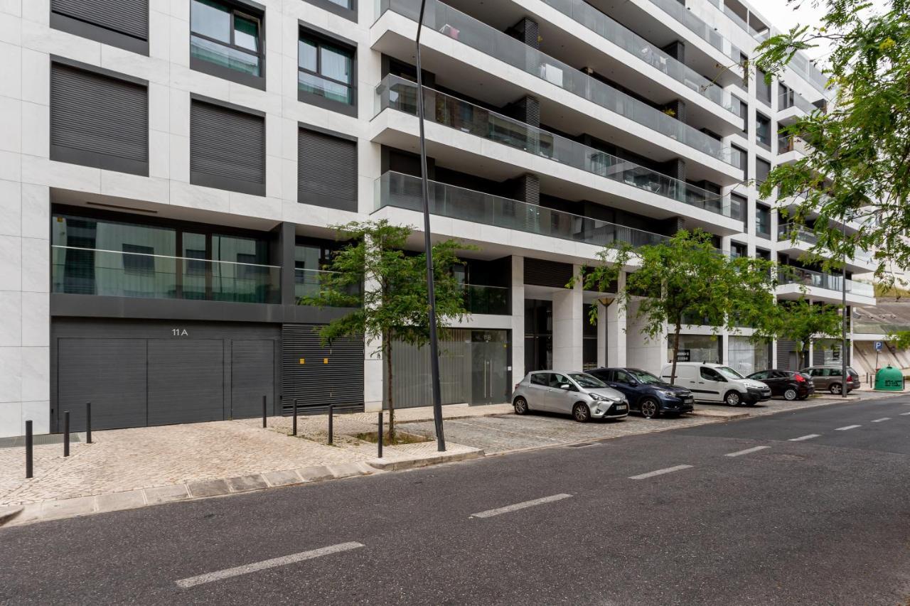 Apartamento Modern 3br With Terrace In Benfica By Host For Us